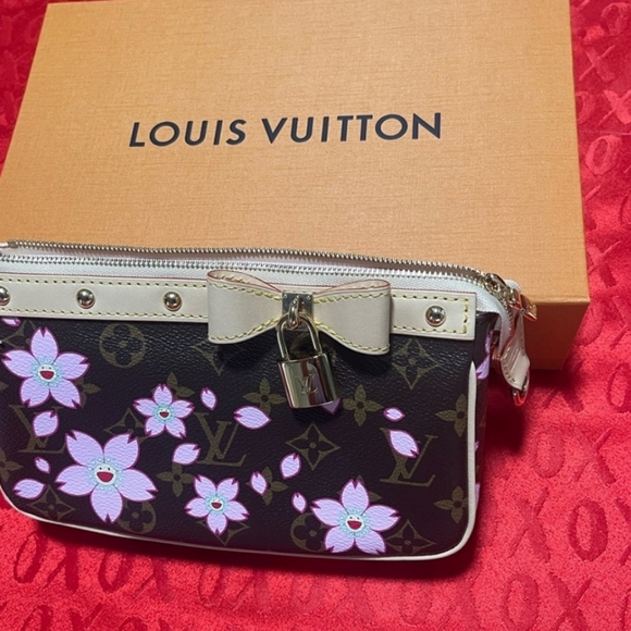 Louis Vuitton X TM MURAKAMI 2025 New Cherry Blossom Pochette Accessoires… - Picture 13 of 13
